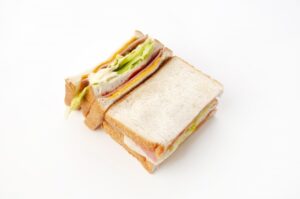 忙しい朝に！まるごと冷凍弁当で作る簡単＆美味しいサンドイッチ