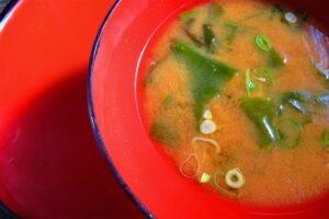 お味噌汁はいつまでもつ？冷蔵保存の期間と美味しく長持ちさせるコツ