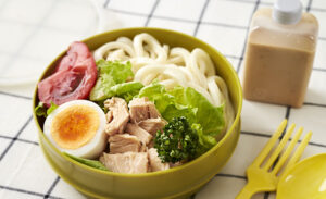 冷凍うどんのお弁当は自然解凍でOK?美味しさ徹底検証と安全対策